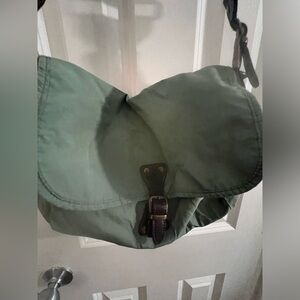 Green shoulder bag with adjustable straps #greenbag
